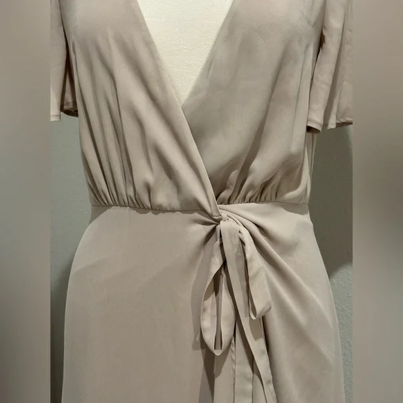 NEW Show Me Your Mumu Sophia Wrap Short Sleeve Bridesmaid Dress Beige Size Small - Picture 6 of 16